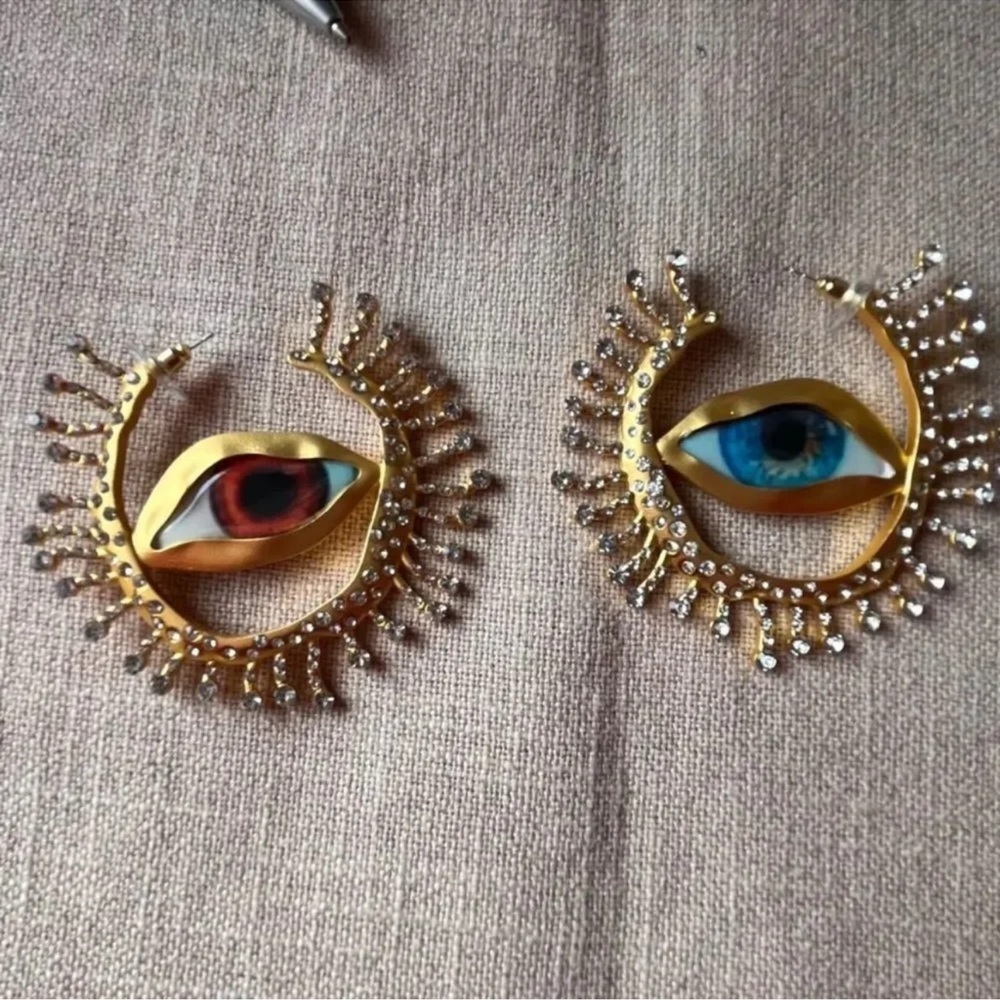 GAZE HOOP GOLD EYES EARRINGS - Picture 4 of 13